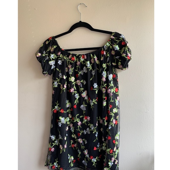 Urban Outfitters Black Floral Dress - Picture 2 of 2